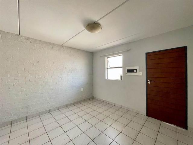1 Bedroom Apartment in Die Hoewes