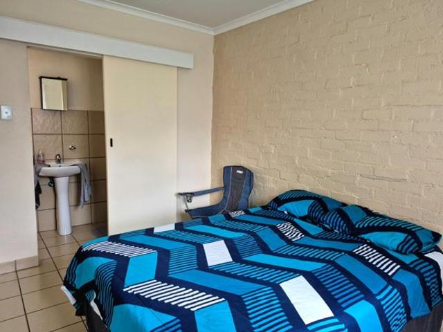 1 Bedroom Apartment in Die Hoewes