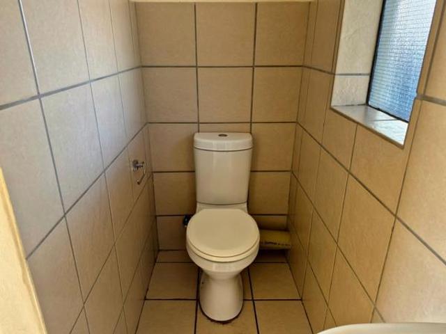 1 Bedroom Apartment in Die Hoewes