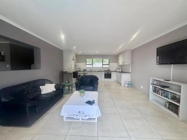1 Bedroom Apartment in Door de Kraal
