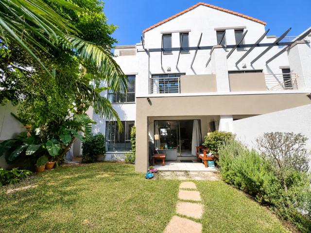 1 Bedroom Apartment in Douglasdale