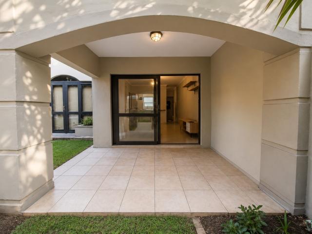 1 Bedroom Apartment in Douglasdale