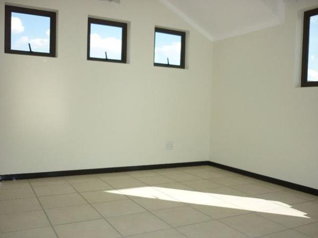 1 Bedroom Apartment in Douglasdale