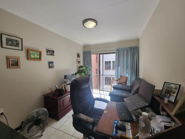 1 Bedroom Apartment in Douglasdale