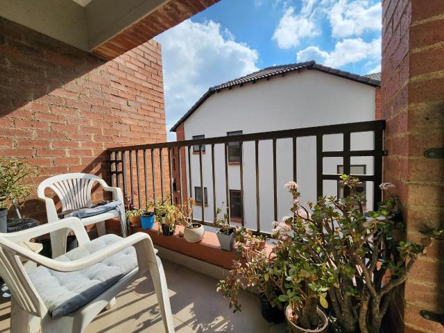 1 Bedroom Apartment in Douglasdale