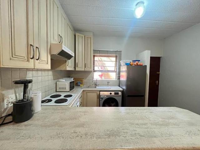 1 Bedroom Apartment in Douglasdale