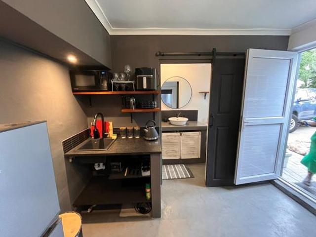 1 Bedroom Apartment in Edgemead