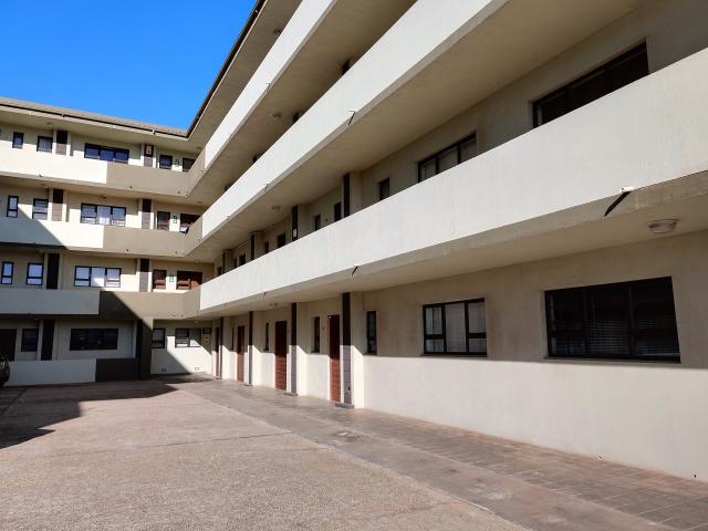 1 Bedroom Apartment in Ferreira Town