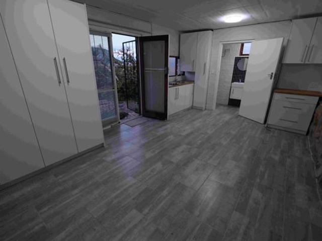 1 Bedroom Apartment in Fish Hoek
