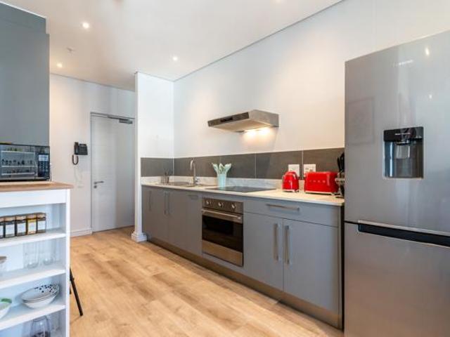 1 Bedroom Apartment in Foreshore