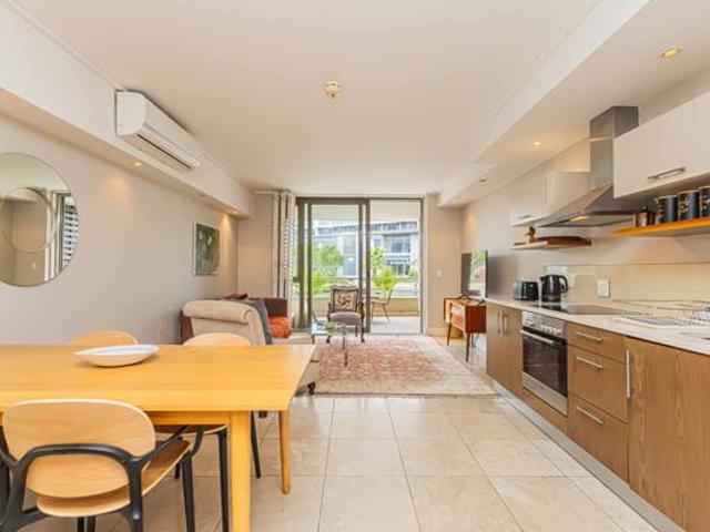 1 Bedroom Apartment in Foreshore