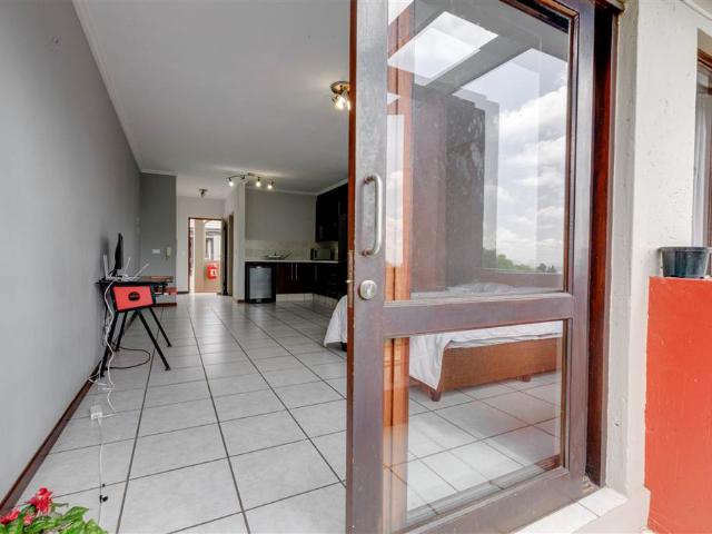 1 Bedroom Apartment in Fourways