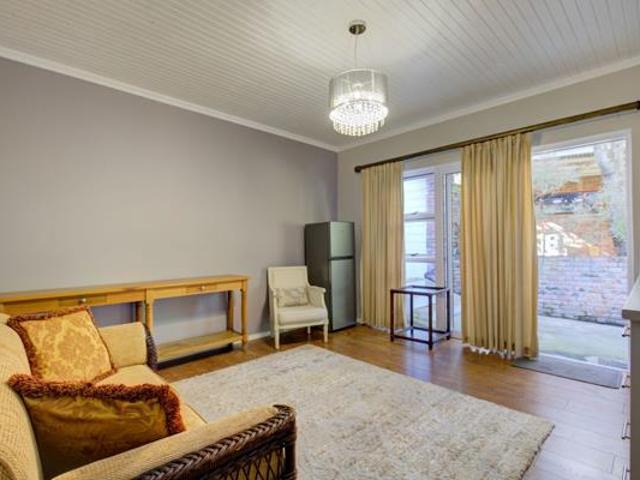 1 Bedroom Apartment in Glen Barrie