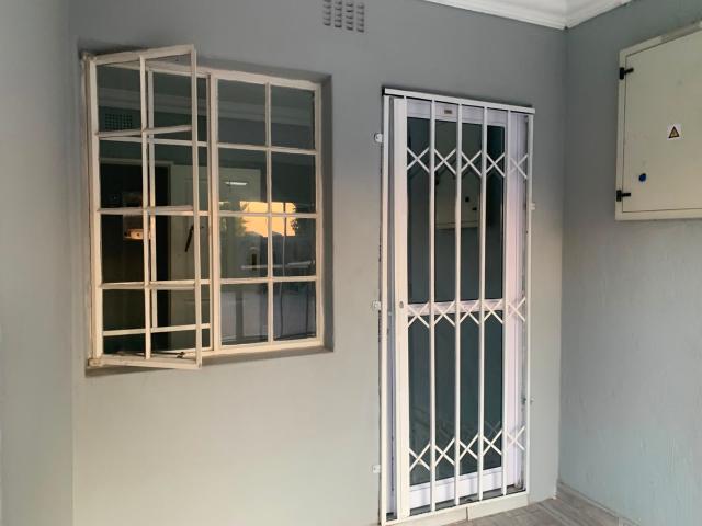 1 Bedroom Apartment in Glen Marais