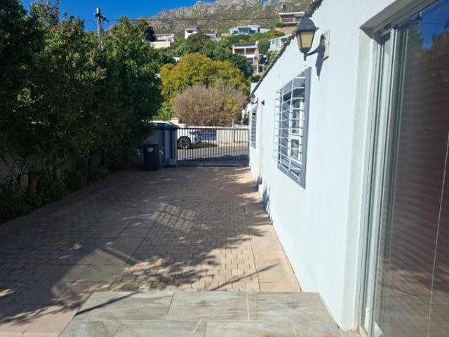 1 Bedroom Apartment in Gordons Bay Central