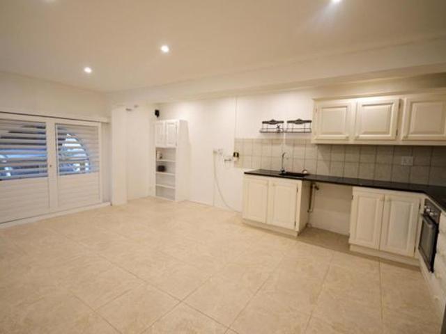 1 Bedroom Apartment in Gordon's Bay Village