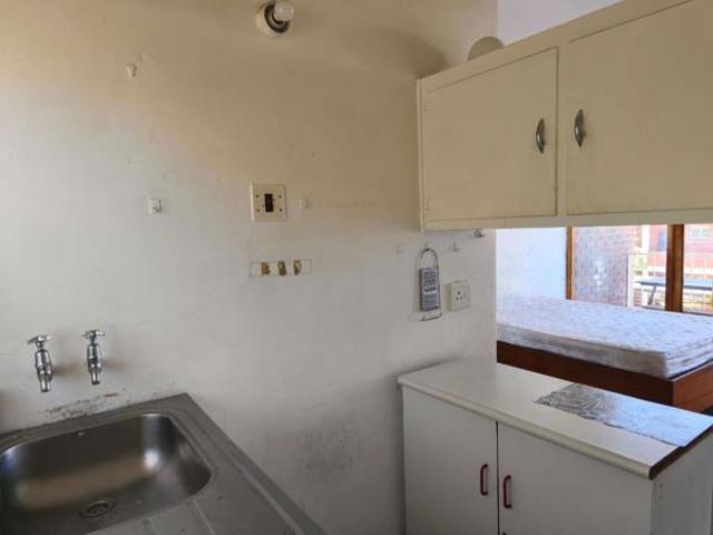 1 Bedroom Apartment in Grahamstown Makhanda Central