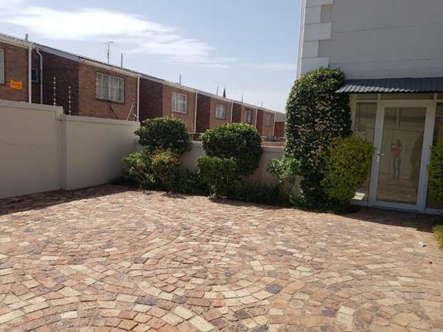 1 Bedroom Apartment in Grahamstown Makhanda Central