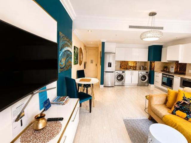 1 Bedroom Apartment in Green Point
