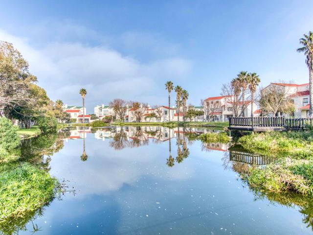 1 Bedroom Apartment in Greenways Golf Estate