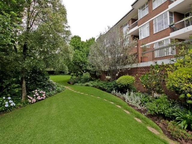 1 Bedroom Apartment in Hyde Park