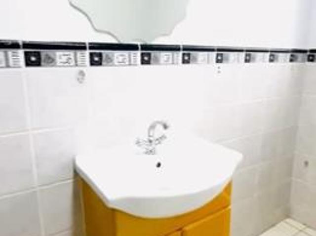 1 Bedroom Apartment in Hartzenbergfontein