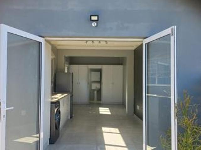 1 Bedroom Apartment in Heather Park