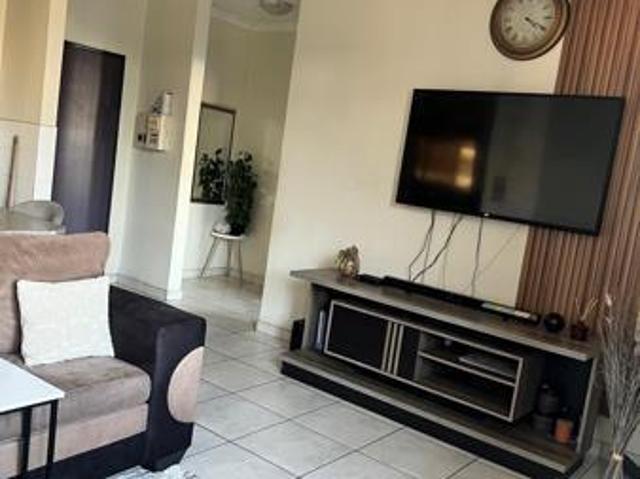 1 Bedroom Apartment in Helderkruin
