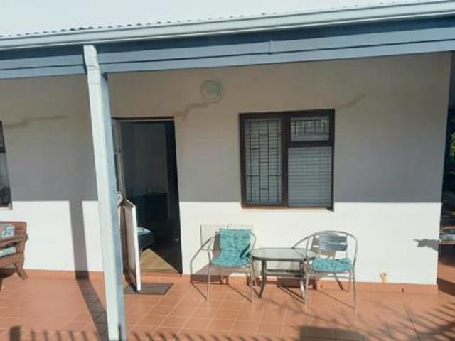 1 Bedroom Apartment in Hoekwil