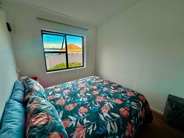 1 Bedroom Apartment in Hout Bay Central