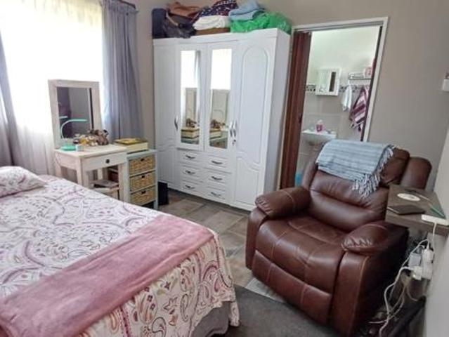 1 Bedroom Apartment in Jeffreys Bay Central