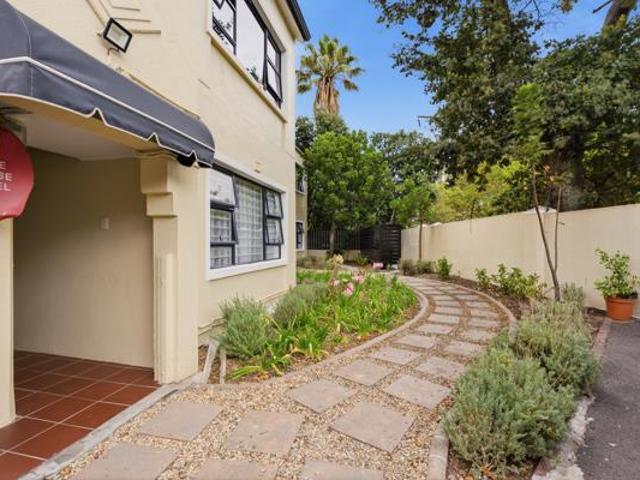 1 Bedroom Apartment in Kenilworth