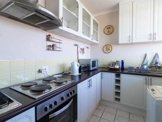 1 Bedroom Apartment in Kew