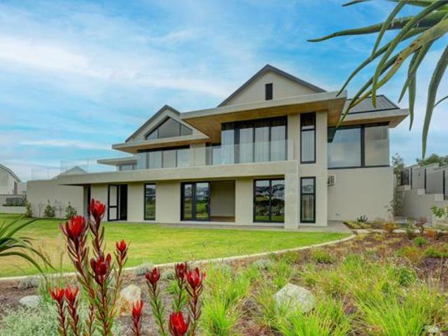1 Bedroom Apartment in Kingswood Golf Estate