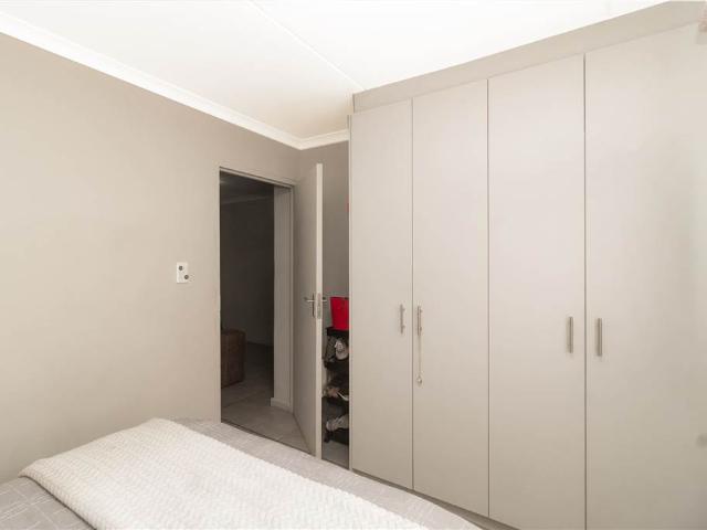 1 Bedroom Apartment in Klein Parys