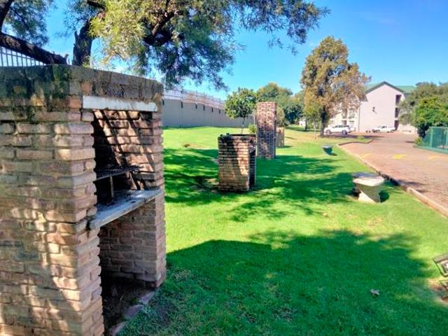 1 Bedroom Apartment in Krugersdorp North