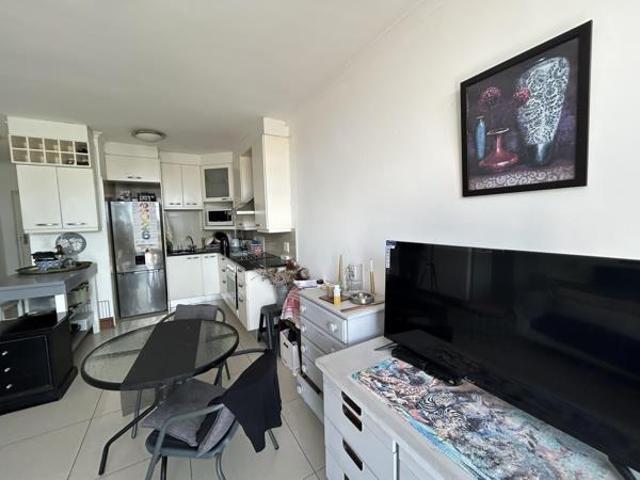 1 Bedroom Apartment in Lagoon Beach