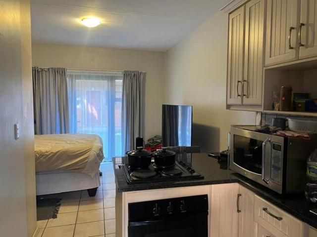 1 Bedroom Apartment in Langenhoven Park