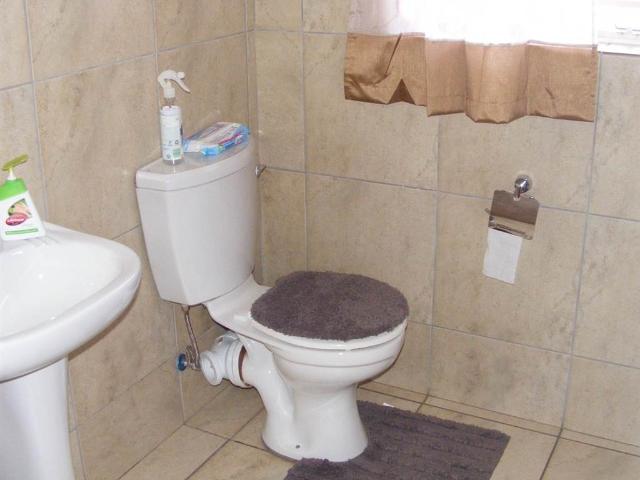 1 Bedroom Apartment in Lephalale Ellisras