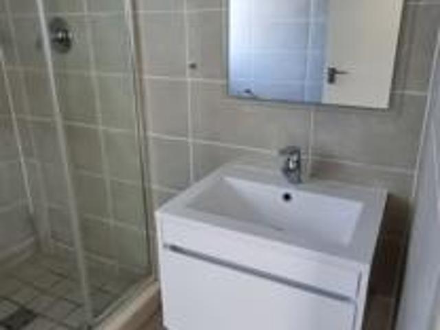 1 Bedroom Apartment in Linbro Park
