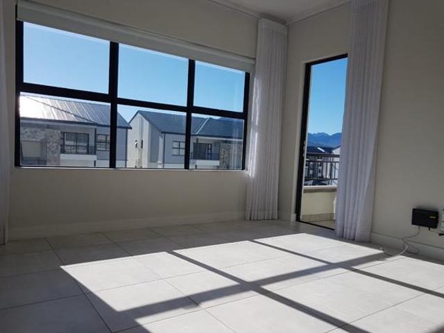 1 Bedroom Apartment in Paardevlei