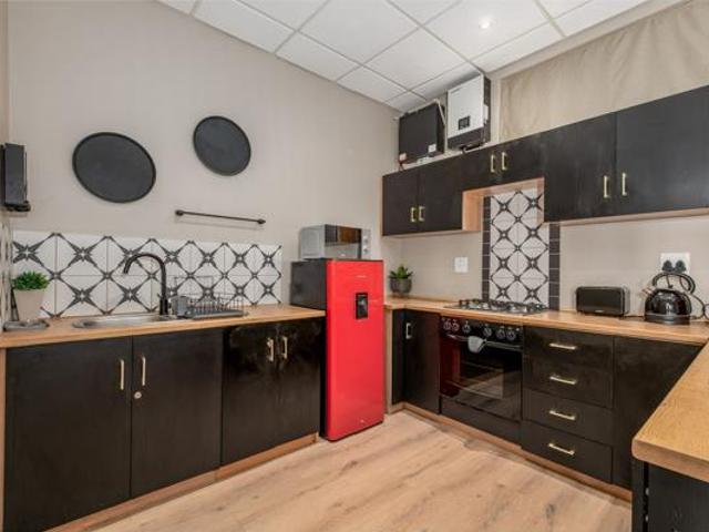 1 Bedroom Apartment in Paarl Central