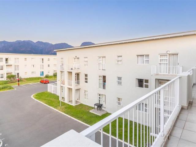 1 Bedroom Apartment in Paarl