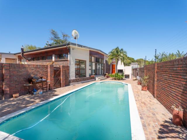 1 Bedroom Apartment in Parow North
