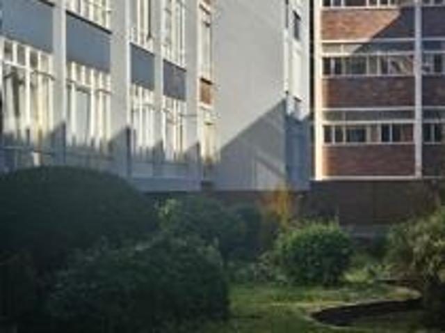 1 Bedroom Apartment in Parktown