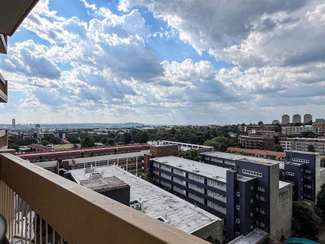 1 Bedroom Apartment in Parktown