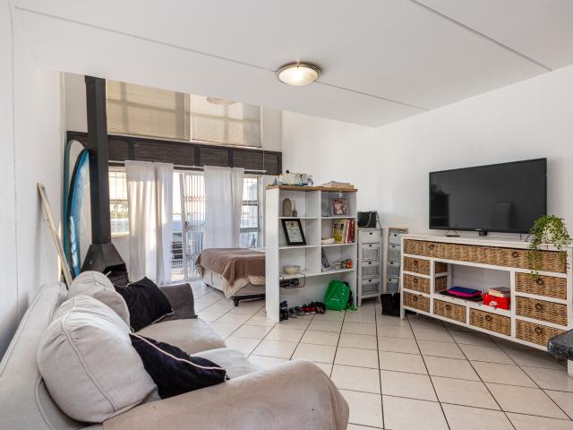 1 Bedroom Apartment in Parklands