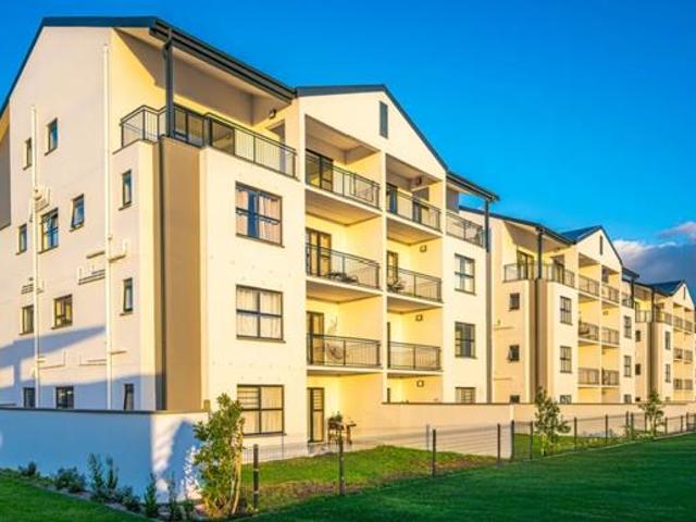 1 Bedroom Apartment in Parklands North