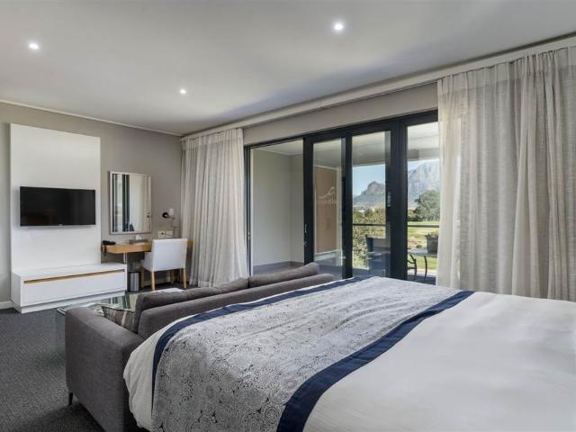 1 Bedroom Apartment in Pearl Valley