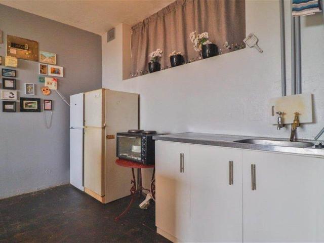 1 Bedroom Apartment in Pinetown Central